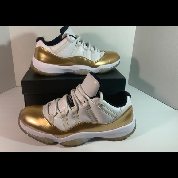 AIR JORDAN 11 LOW “CEREMONY” - Picture 3 of 7